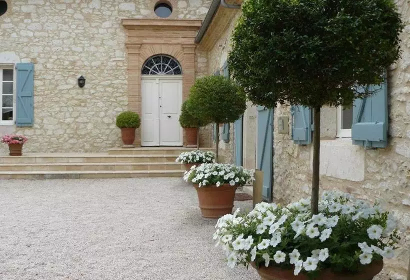 Aamiaismajoitus (B&B) Château Larroze  Chambres De Charme