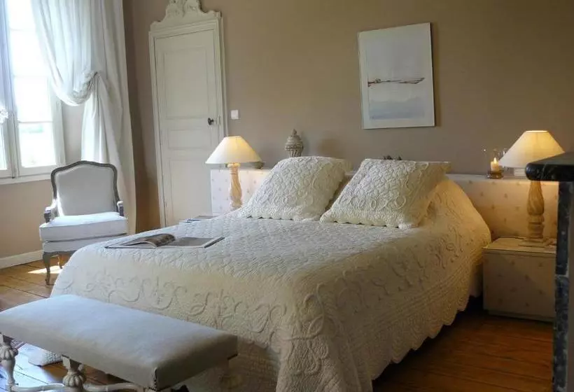 Aamiaismajoitus (B&B) Château Larroze  Chambres De Charme