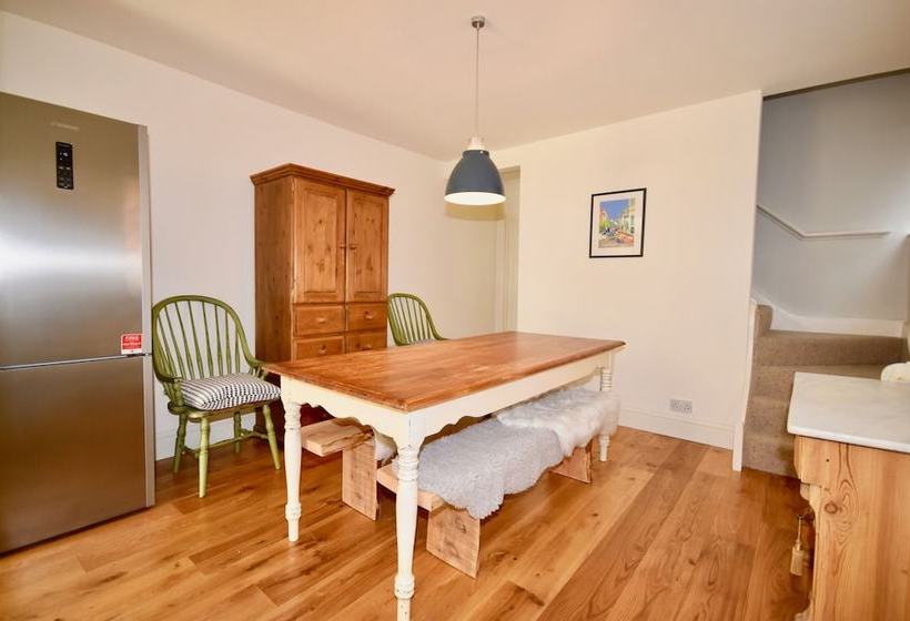 Blackberry Cottage  Bembridge