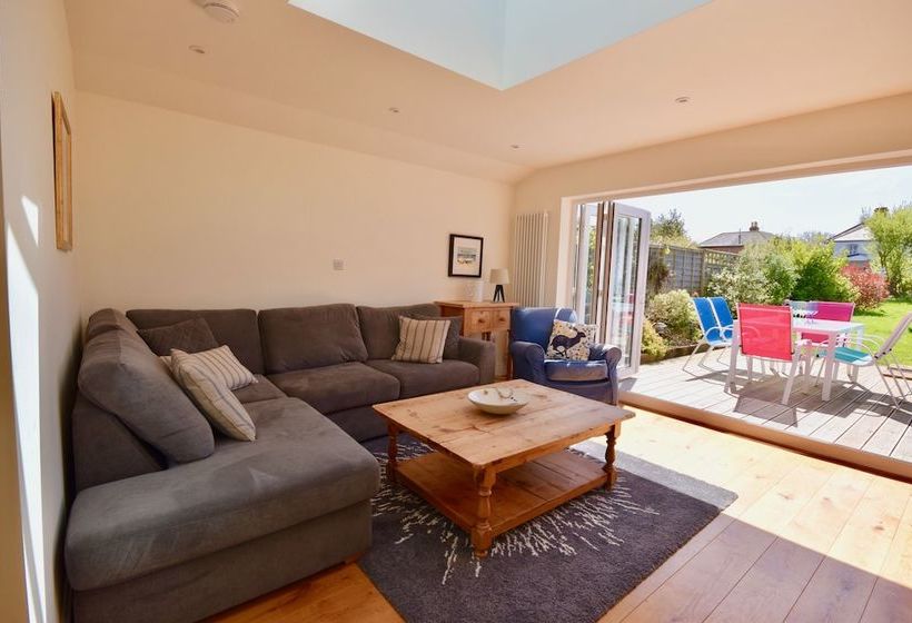 Blackberry Cottage  Bembridge