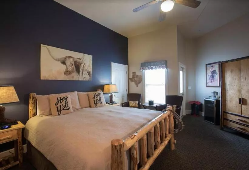 Gruene River Hotel & Retreat