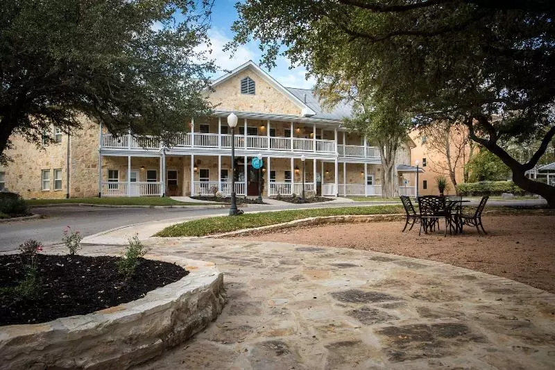 Gruene River Hotel & Retreat