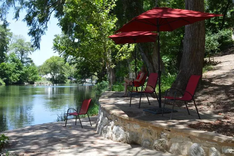 Gruene River Hotel & Retreat