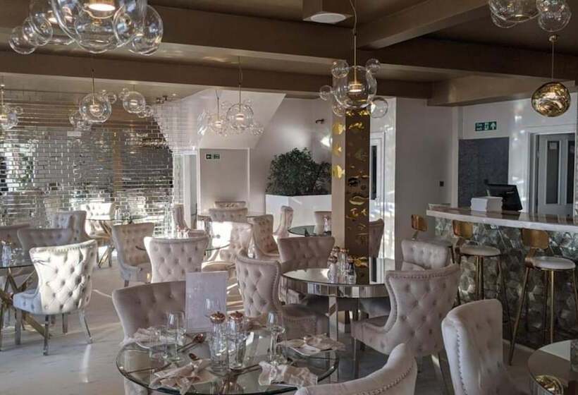 OYO Newquay Beach Hotel