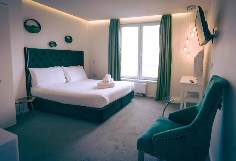 OYO Newquay Beach Hotel