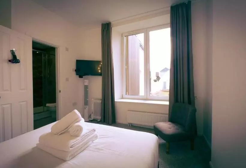 OYO Newquay Beach Hotel