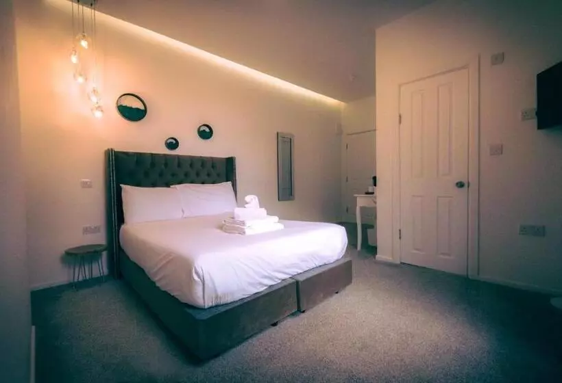 OYO Newquay Beach Hotel