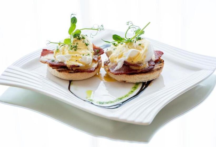 OYO Newquay Beach Hotel