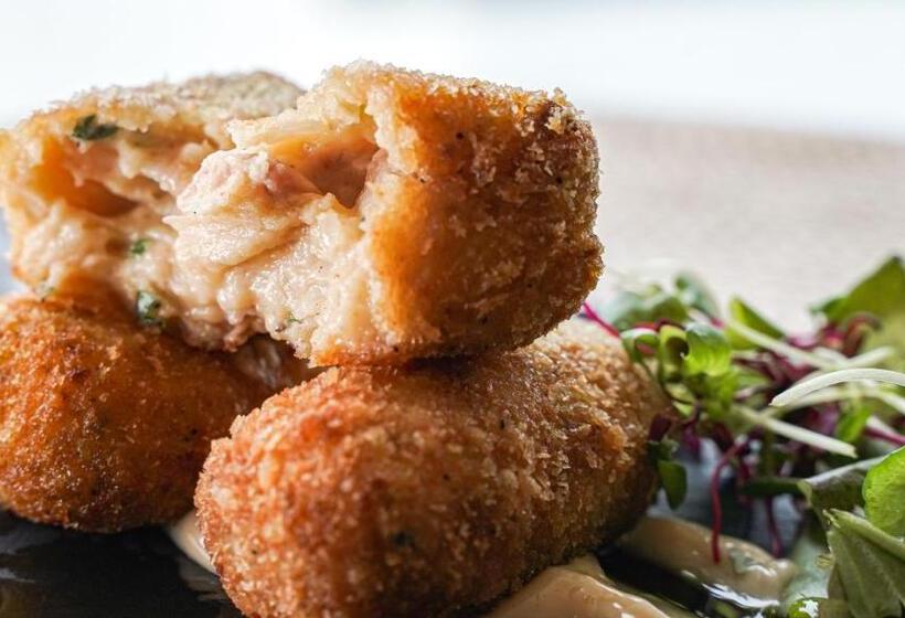 OYO Newquay Beach Hotel