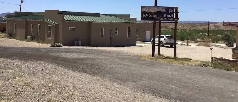 Hotelli Paisano Village Rv Park & Inn