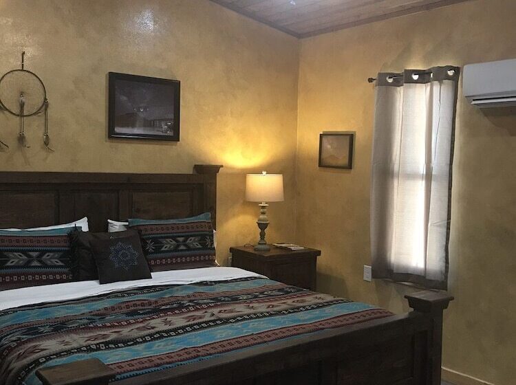 Hotel Paisano Village Rv Park & Inn