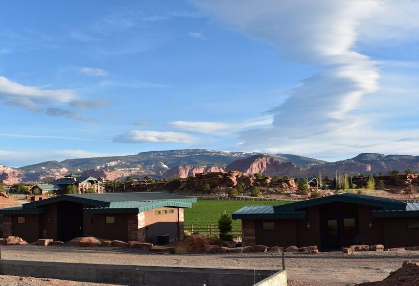 田舎風ホテル Cougar Ridge