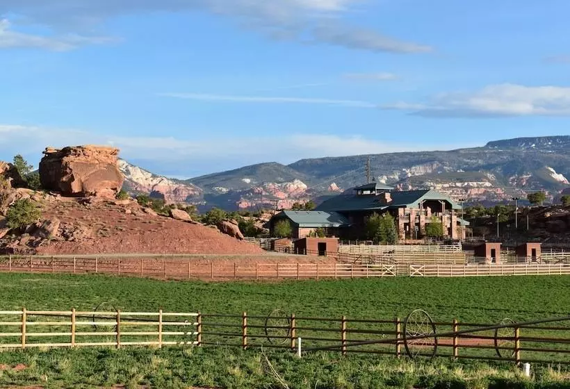 Maaseutuhotelli Cougar Ridge