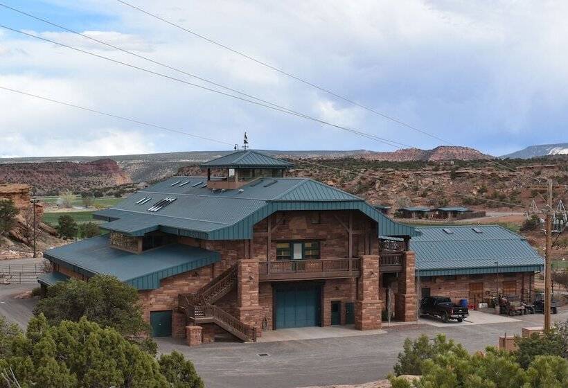 田舎風ホテル Cougar Ridge