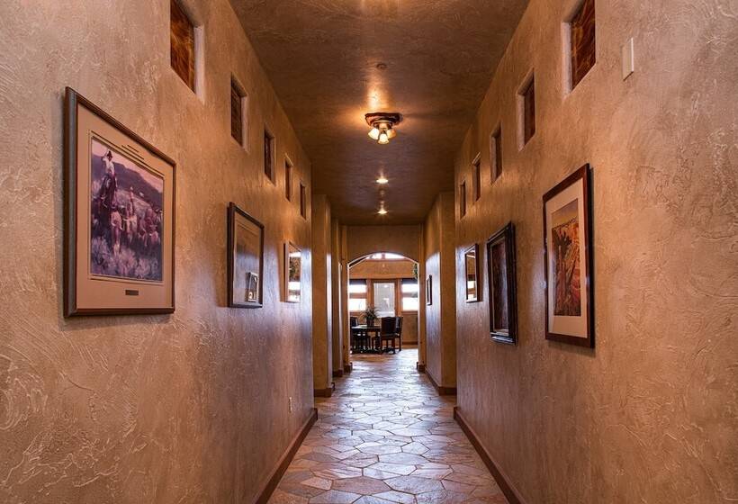 田舎風ホテル Cougar Ridge