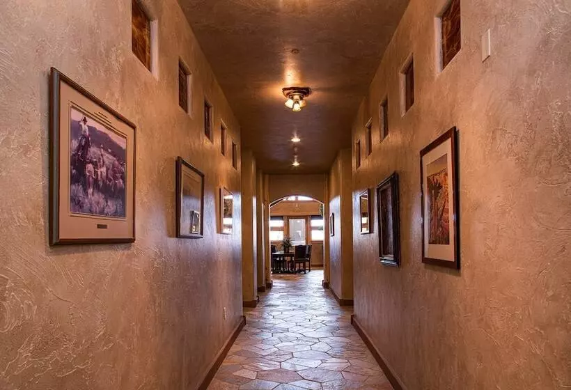 Maaseutuhotelli Cougar Ridge