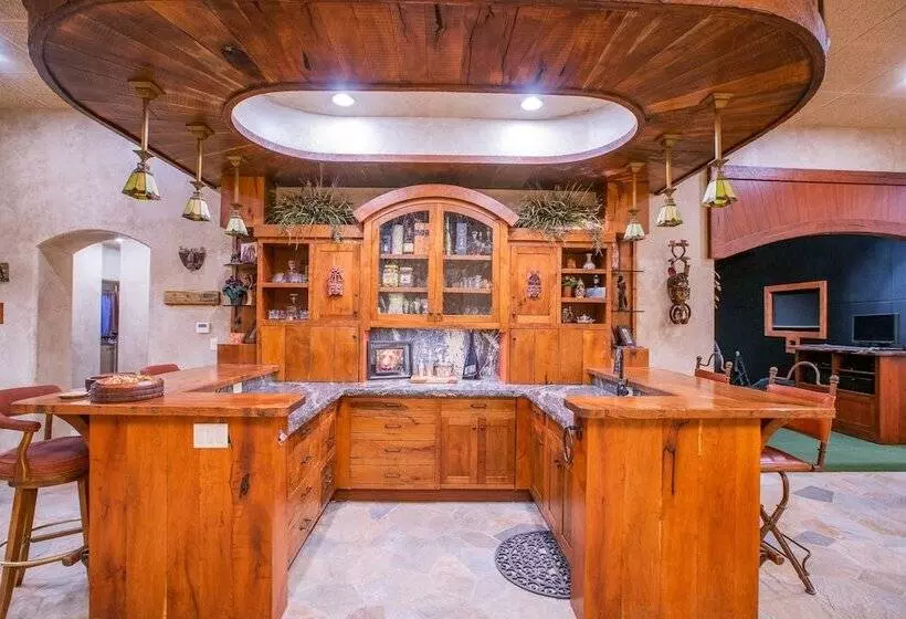 Maaseutuhotelli Cougar Ridge