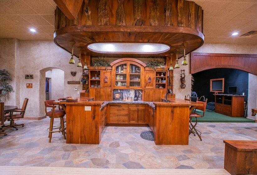 田舎風ホテル Cougar Ridge