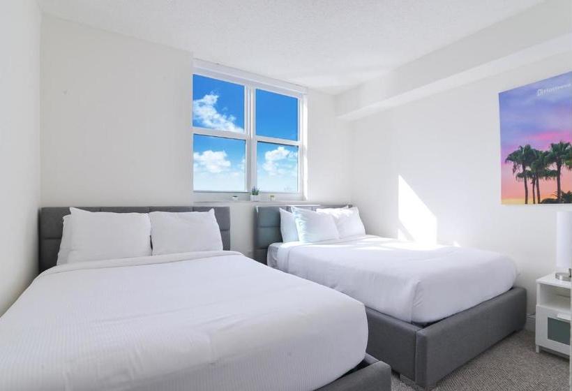 Intracoastal Yacht Club By Hosteeva