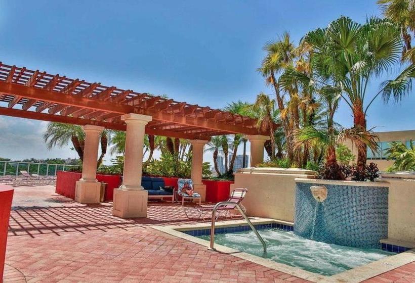 Intracoastal Yacht Club By Hosteeva