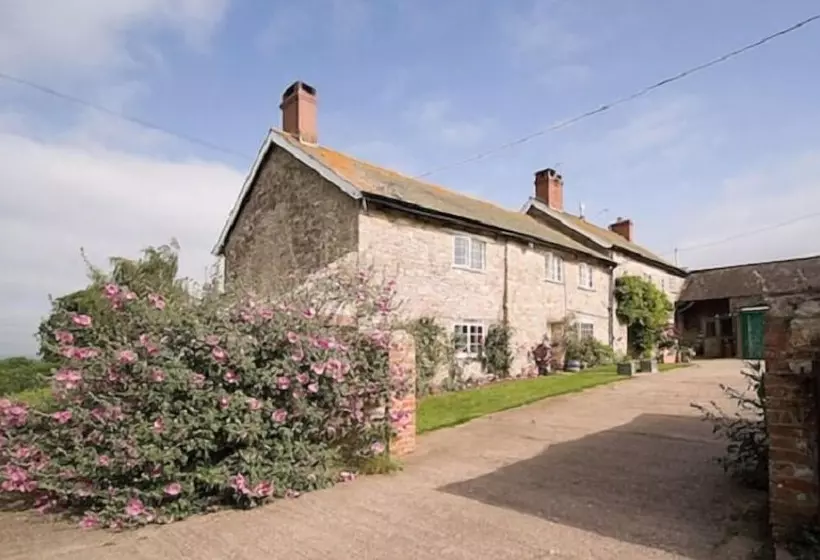 Kates Farm Bed And Breakfast