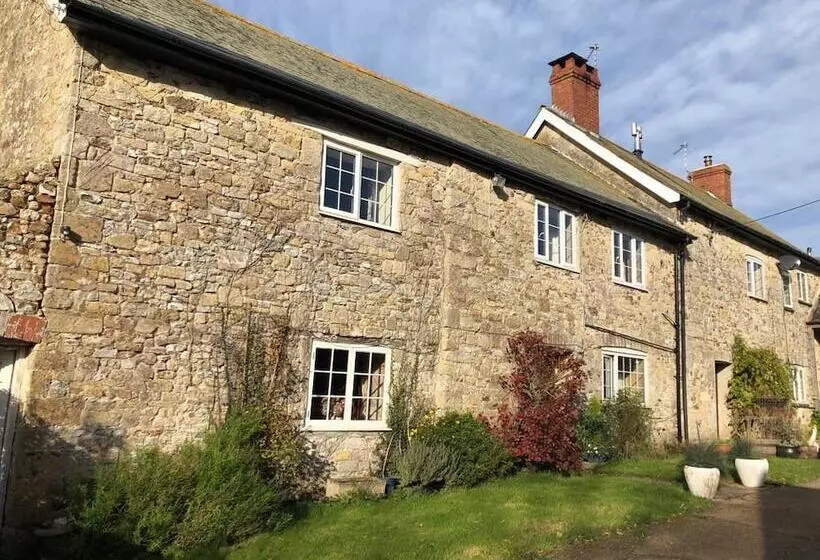 Kates Farm Bed And Breakfast