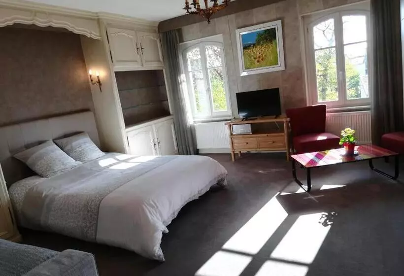 ペンション Jacaranda De Banaudon