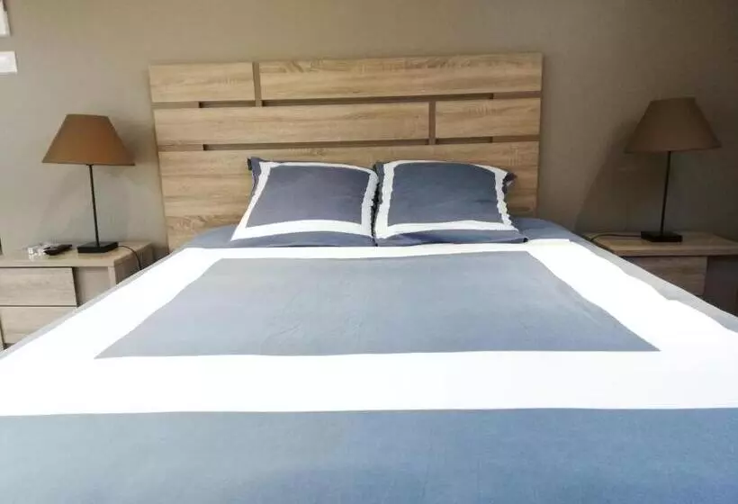 ペンション Jacaranda De Banaudon