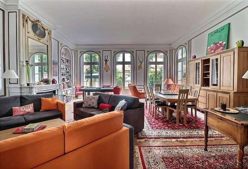 ペンション Jacaranda De Banaudon