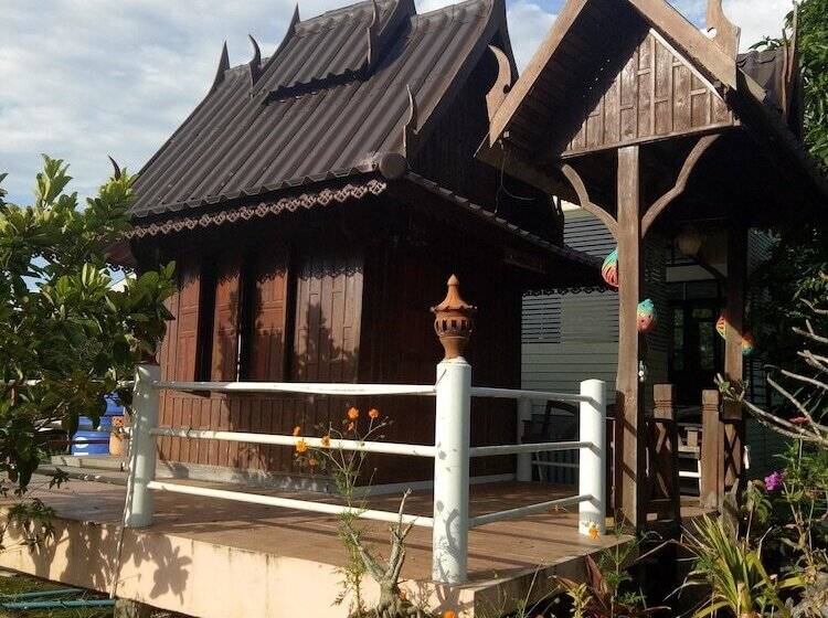 Pensió Kratommai Phuwaree