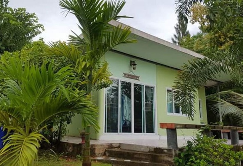 Pensió Kratommai Phuwaree