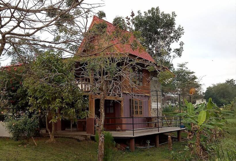 Pensió Kratommai Phuwaree