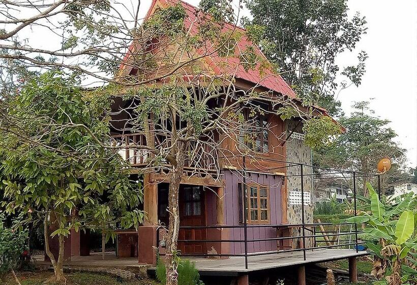 Pensió Kratommai Phuwaree