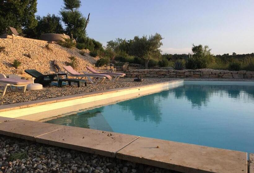 פנסיון Les Agaves