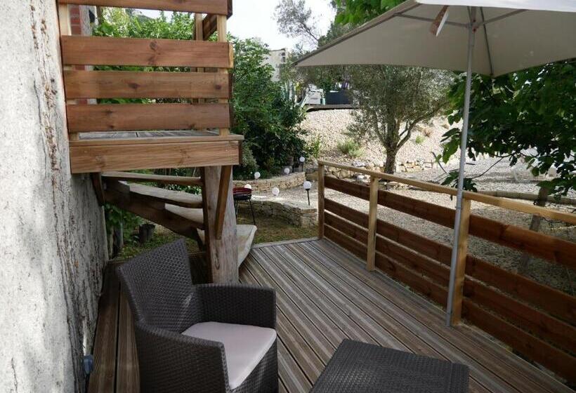 פנסיון Les Agaves