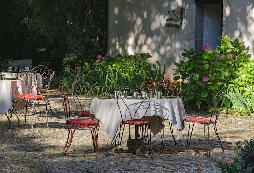 פנסיון Maison Le Village   Maison D’hôtes