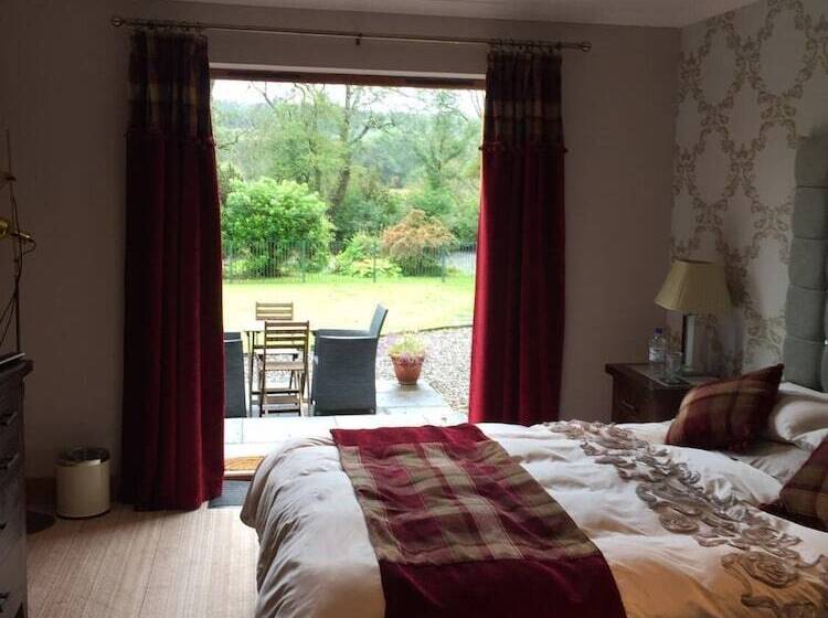 بنسيون Riverside House