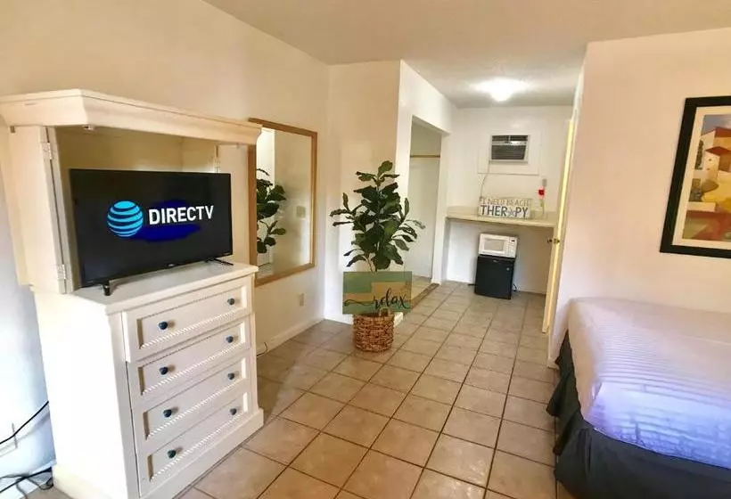 Sunny Palms Inn