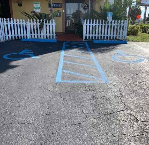 Sunny Palms Inn