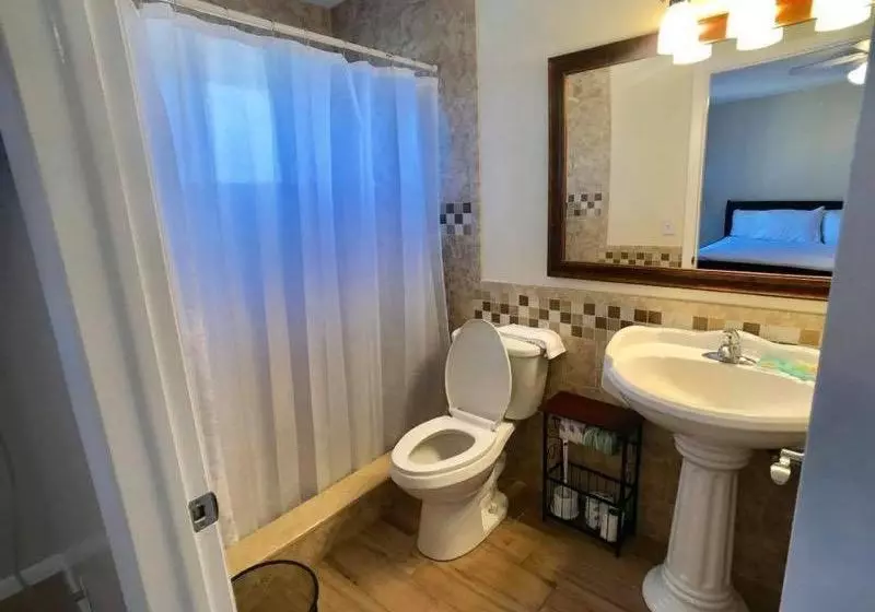 Sunny Palms Inn