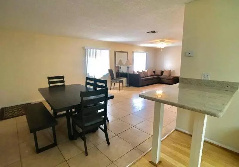 Sunny Palms Inn