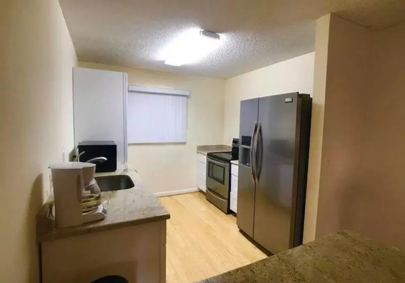 Sunny Palms Inn