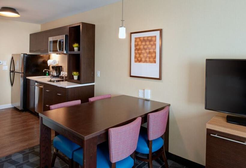 Towneplace Suites By Marriott Grand Rapids Airport