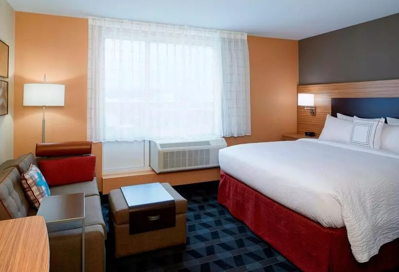 Towneplace Suites By Marriott Grand Rapids Airport