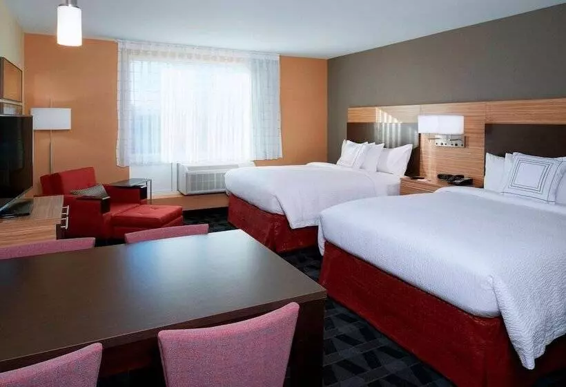 Towneplace Suites By Marriott Grand Rapids Airport