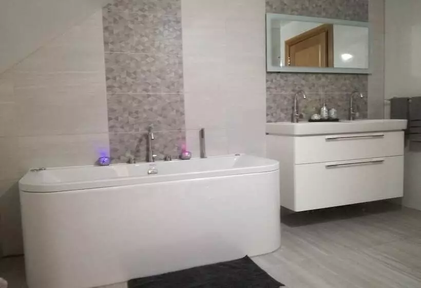 تختخواب و صبحانه Boutique Country House Aldergrove