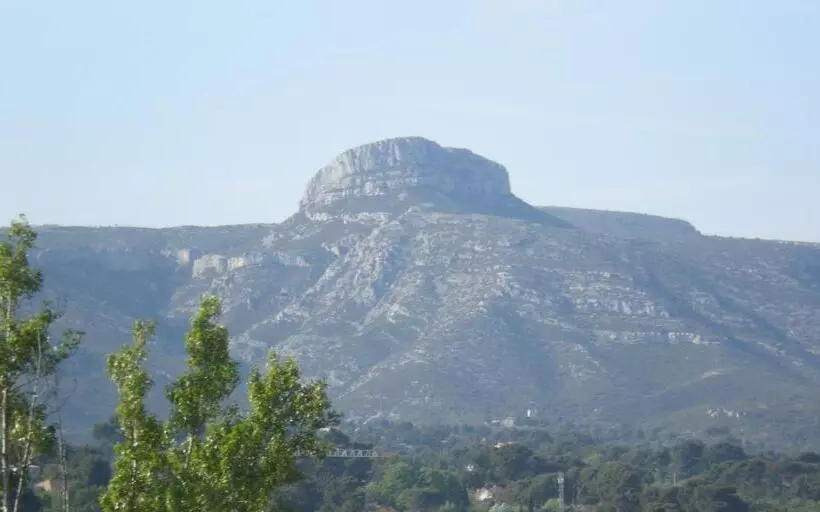 ベッドアンドブレックファースト Chez Vero   Chambre D Hôte Privée   Proche Cassis Ste Baume Marseille   Parking