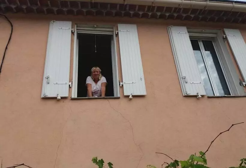 ベッドアンドブレックファースト Chez Vero   Chambre D Hôte Privée   Proche Cassis Ste Baume Marseille   Parking