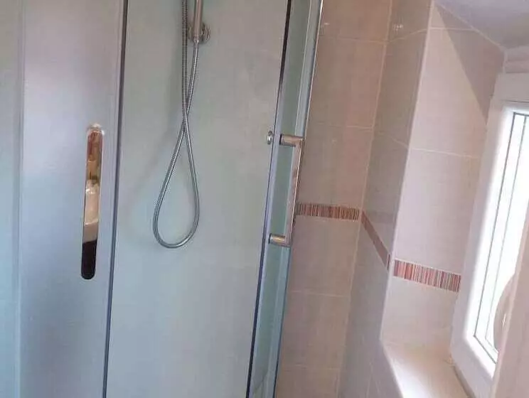 ベッドアンドブレックファースト Chez Vero   Chambre D Hôte Privée   Proche Cassis Ste Baume Marseille   Parking