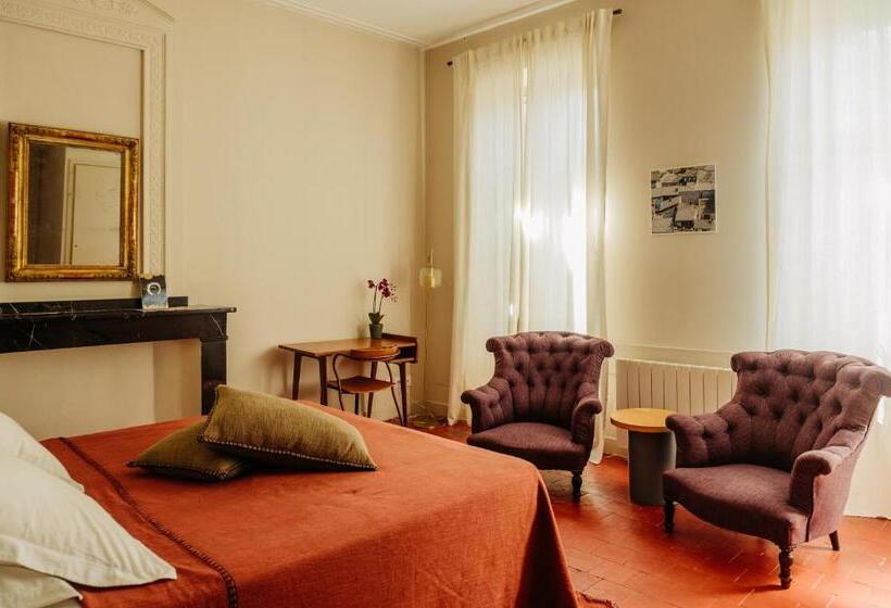 تختخواب و صبحانه La Maison De Gruissan